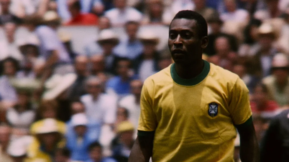 Den nya dokumentären om Pelé är sevärd, men ger få svar. Pressbild.