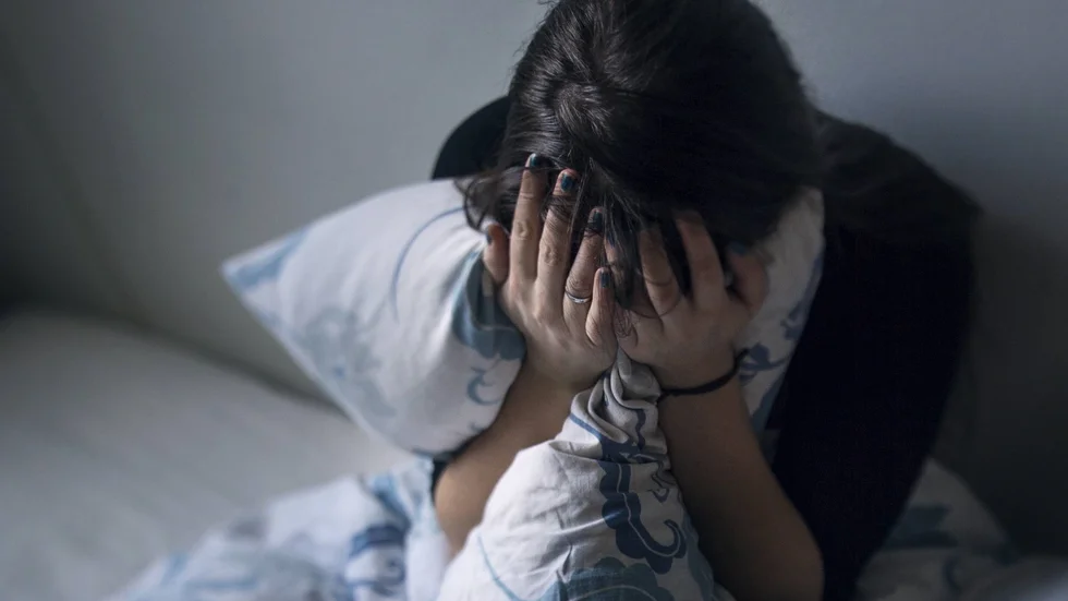 Polisen berättar inte närmare vad som hänt än att en man gripits för grov kvinnofridskränkning. Personen på bilden har inget med brottet att göra.