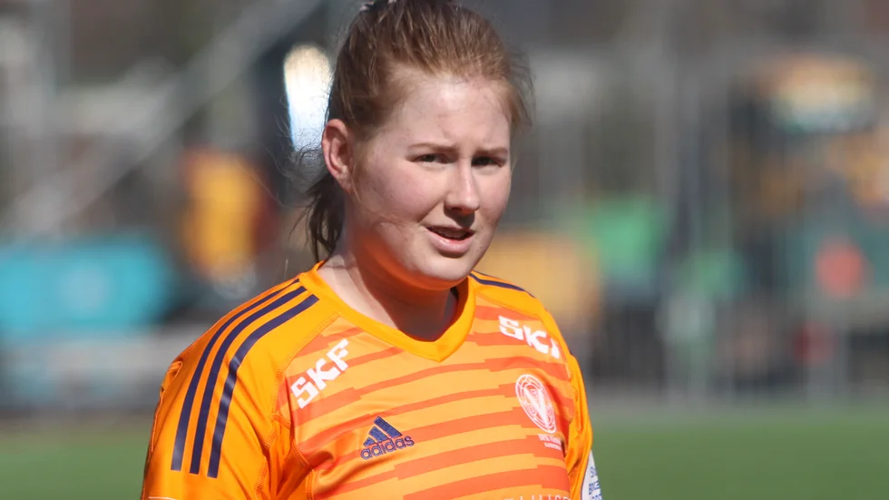 Trots att målvakten Ellen Seth var en av lagets bästa spelare kom DFK:s första förlust i den sjunde omgången, borta mot Tun.