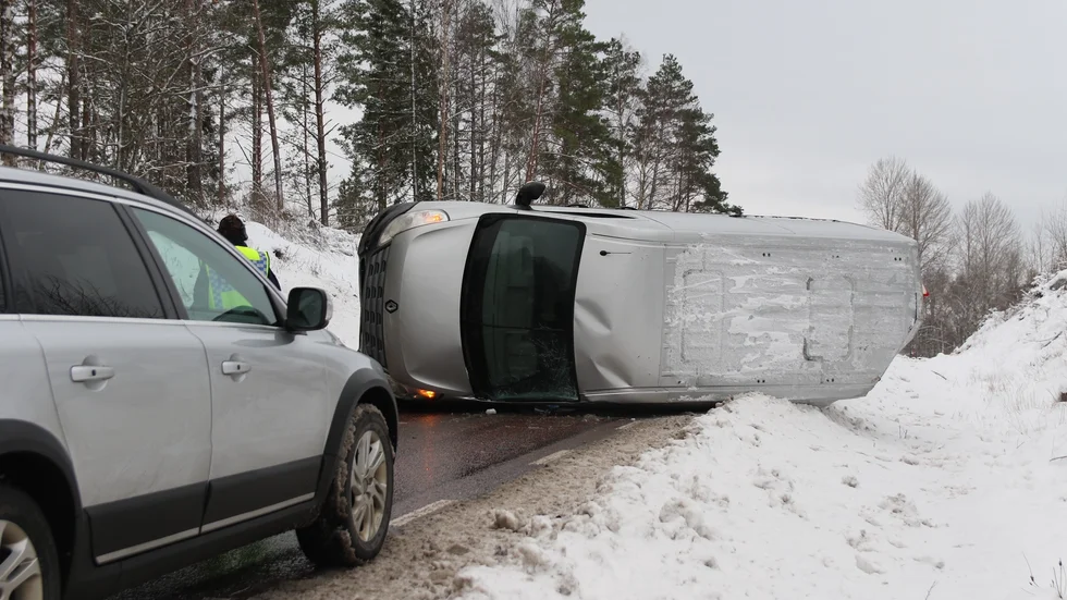 Jakten slutade med en trafikolycka.