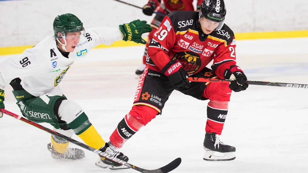 Under Luleås 4–2-seger mot Björklöven förvärrades Erik Gustafssons armbågsskada.