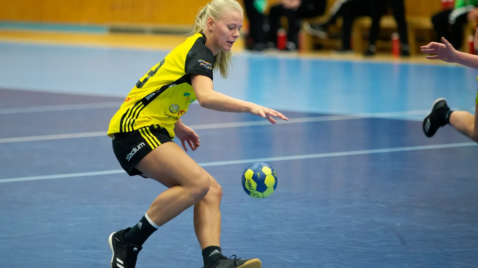Två minuter har hon spelat i Svenska handbollsligan tidigare. Men på torsdagen menar Nina Koppang att hon gör debut på riktigt när hon kliver in med sitt Sävehof för premiären i hemmahallen mot Heid.
