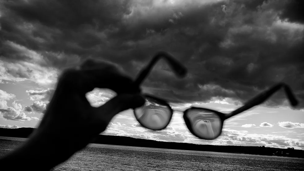 Som så många andra så har jag förhållit mig till covid-19 med ett litet fotoprojekt i min närmiljö. Detta är en av bilderna som kanske blev symbolisk i överkant