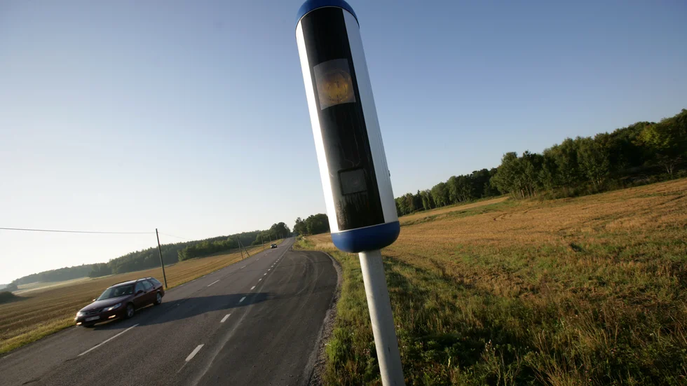 92-åringen körde i 100 km/h där det var 80. Men penningboten 2400 kronor ville han inte betala. Bilden är tagen i ett annat sammanhang.
