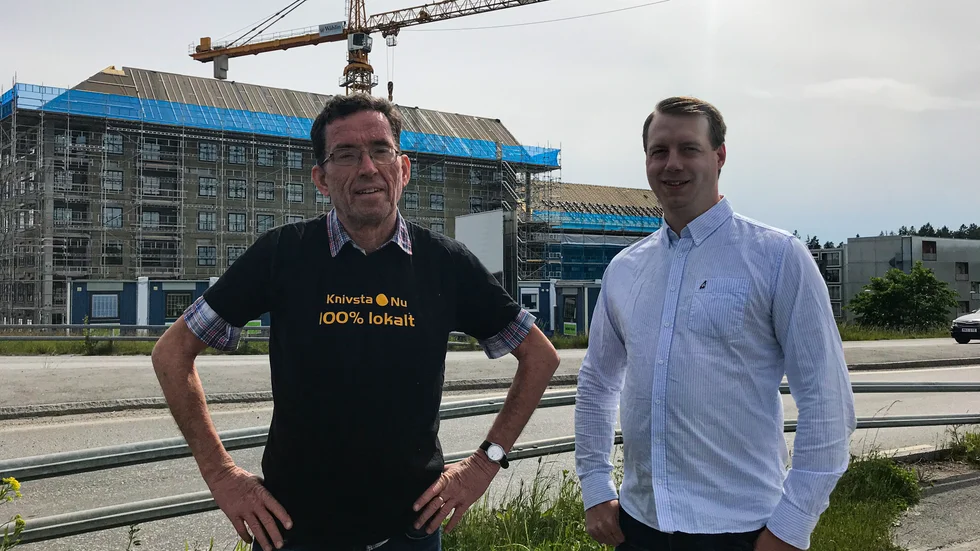 Lennart Lundberg och Pierre Jansson från Knivsta.Nu ifrågasätter om Knivsta klarar av att tredubbla sin befolkning i linje med fyrspårsavtalet.
