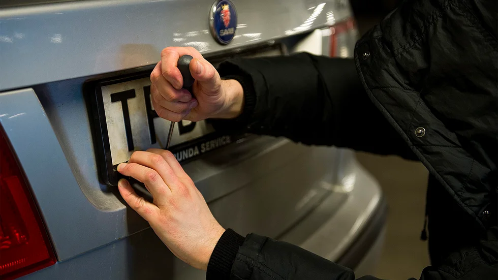 Den som stjäl en registreringsskylt kan i många fall göra det i syfte att begå andra brott, men att då göra sig svårare att spåra.