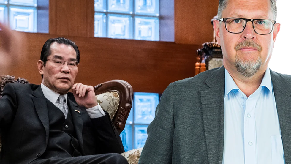 "Den kinesiska ambassadören Gui Congyou har gjort det till en vana att skicka anmärkningar till redaktionerna runtom i Sverige", konstaterar NSD:s Olov Abrahamsson.