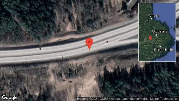 Stopp på E18 på grund av singelolycka med en personbil