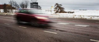 Rör inte vägrenen på Björklingevägen