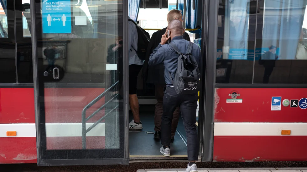 Intresseorganisationen Svensk kollektivtrafik är orolig över risken för trängsel i augusti. Arkivbild.