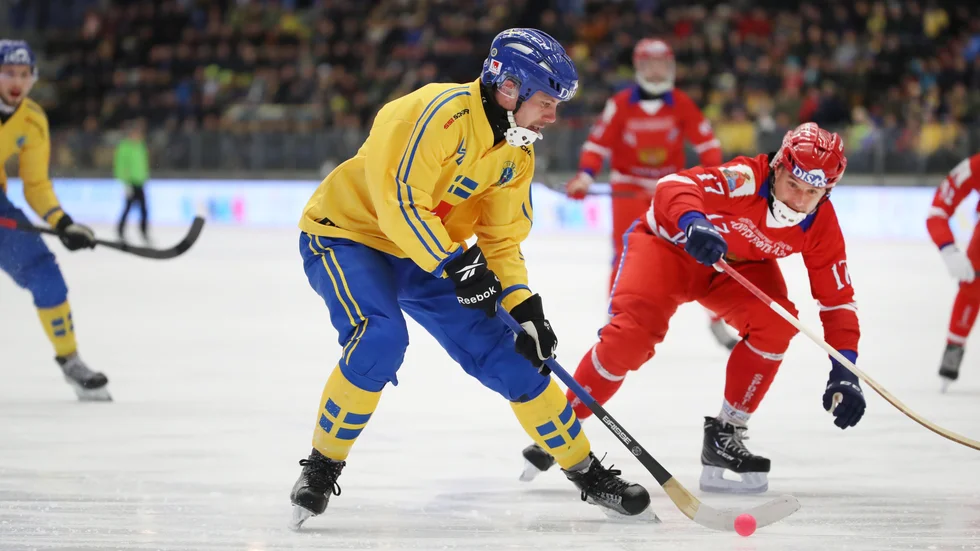 Bandy-VM i Ryssland har planerats om till början av oktober, men Svenska bandyförbundets ordförande Per-Anders Gustafsson tror inte att det blir någon turnering då. Arkivbild.