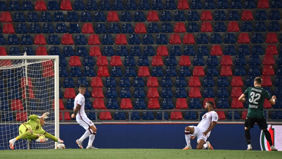 Match mellan Bologna och Torino inför tomma läktare i Italien.