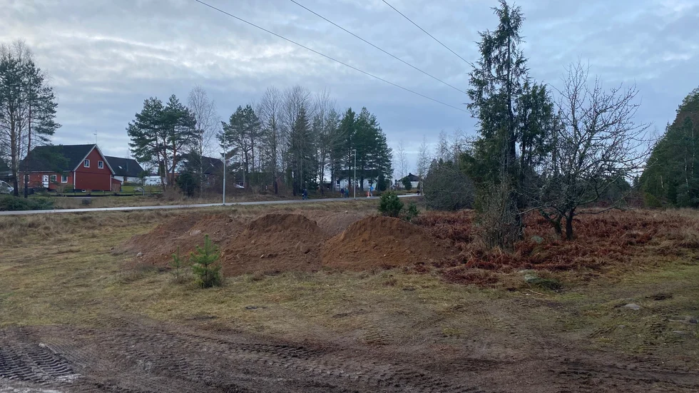 Fyllnadsmassor har redan börjat läggas upp för parkeringsplatsen so ska anläggas vid CK Wimers Bike park på Hultet i Vimmerby sedan kommunstyrelsen sagt ja till ett medborgarförslag.