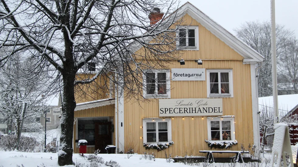 Kinda kommun ser nu över möjligheten att sälja den historiska Dalkulla-byggnaden i Kisa.