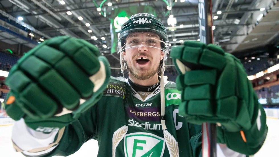 Linus Johansson är tillbaka i Färjestad efter en säsong i ryska ligan KHL. Arkivbild.