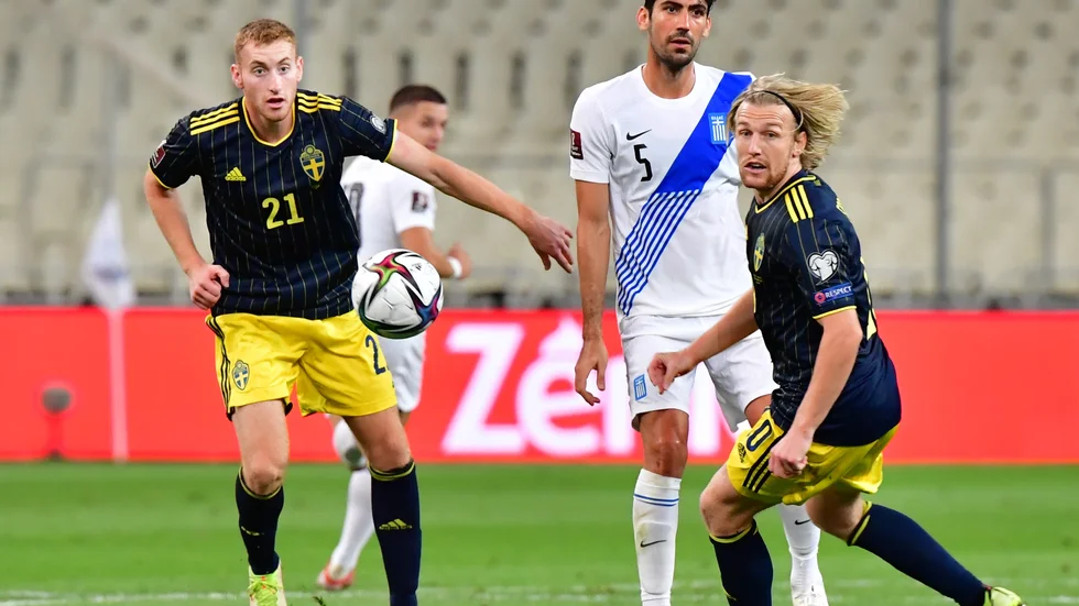Dejan Kulusevski och Emil Forsberg i aktion i onsdagens VM-kvalmatch mot Grekland.