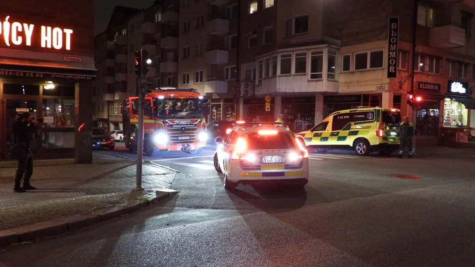 Sent på fredagskvällen larmades polis och räddningstjänst till Kungsgatan i Norrköping efter ett larm om en explosion.