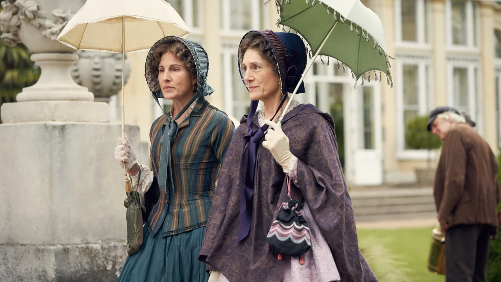 "Belgravia" har fått sitt namn efter den fashionabla Londonstadsdel där Anne Trenchard (Tamsin Greig) och Lady Brockenhurst (Harriet Walter) i serien bor grannar.