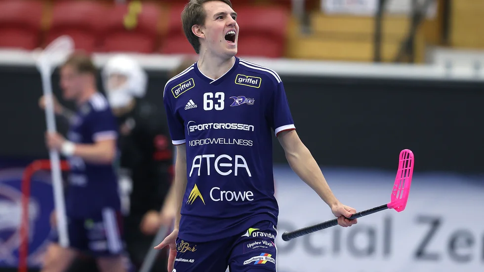Samuel Folkesson-Algman jublar efter ett av sina 20 mål för Växjö.