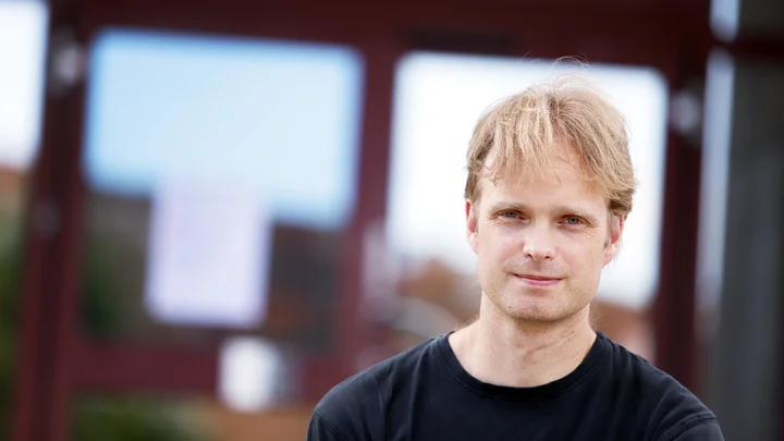 Vänsterpartiet vill avveckla LOV. "Därför att LOV inte har de effekterna man tänker sig", säger David Aronsson, gruppledare i kommunfullmäktige för Vänsterpartiet i Strängnäs.