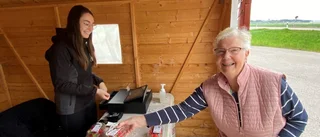 Nu är jordgubbsförsäljningen i gång: "Ett sommartecken"