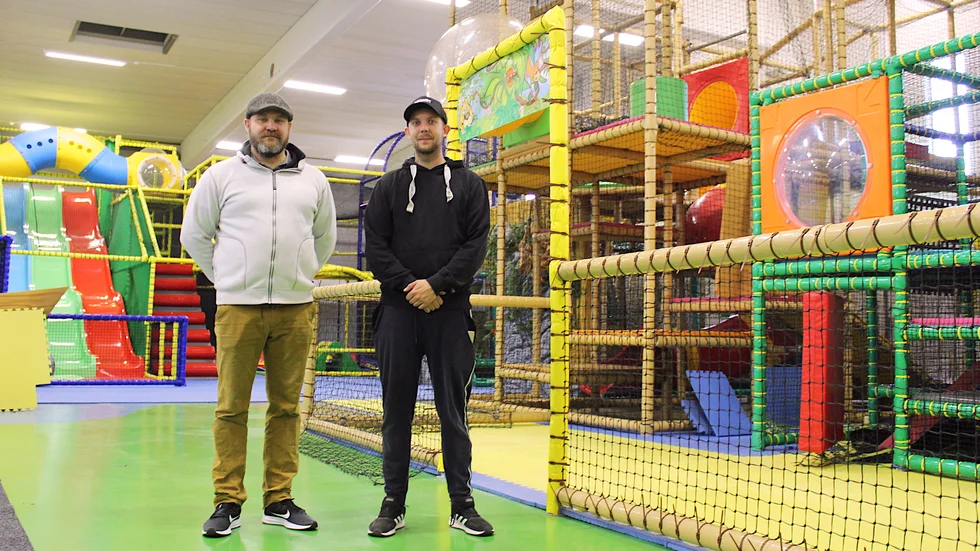 Emanuel Hesselbäck och Erik Broberg är numera kollegor.