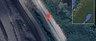 Personbil stillastående på E10