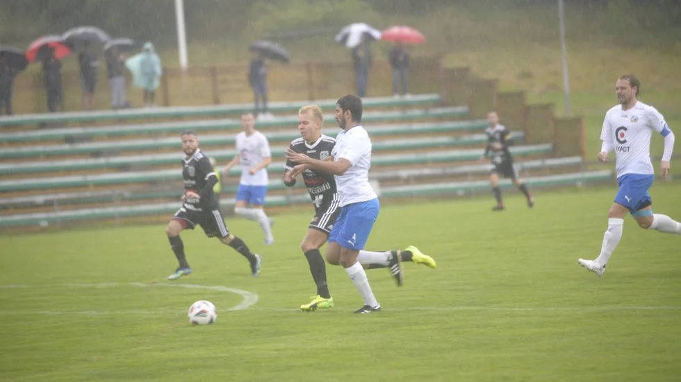 TVSK avgjorde sent i regnovädret när man besegrade Rynninge med 4-2 under lördagen. 