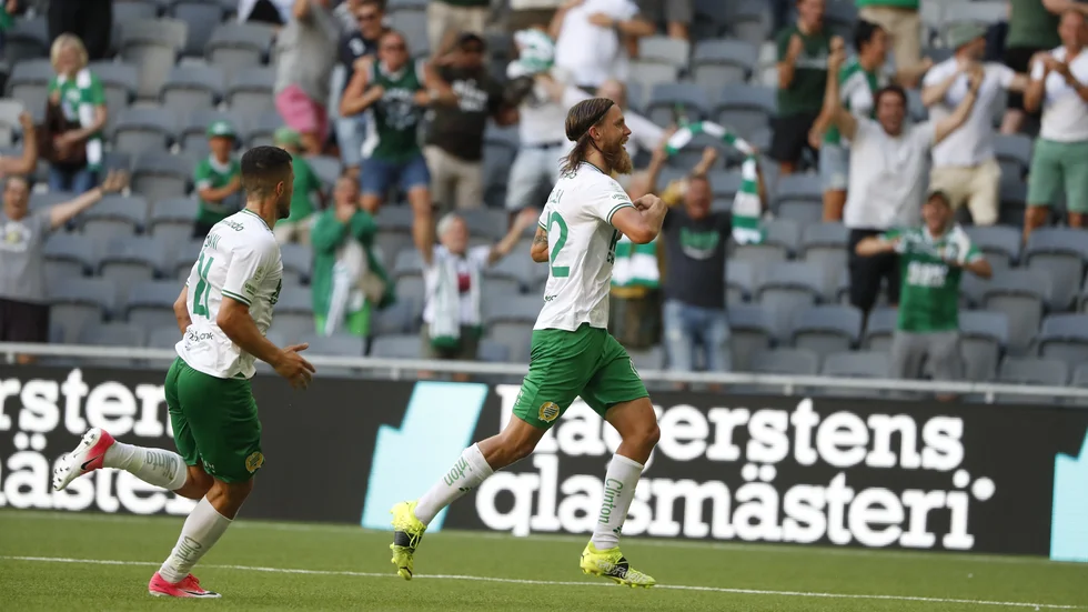 Björn Paulsen jublar efter sitt 2–1-mål.