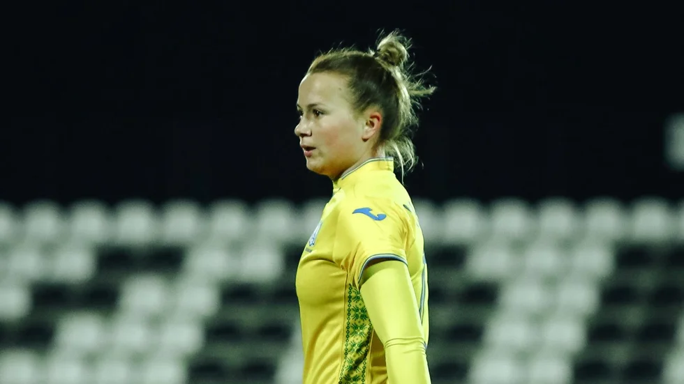 Nadiia Kunina har skrivit på för tre och ett halvt år i LFC.