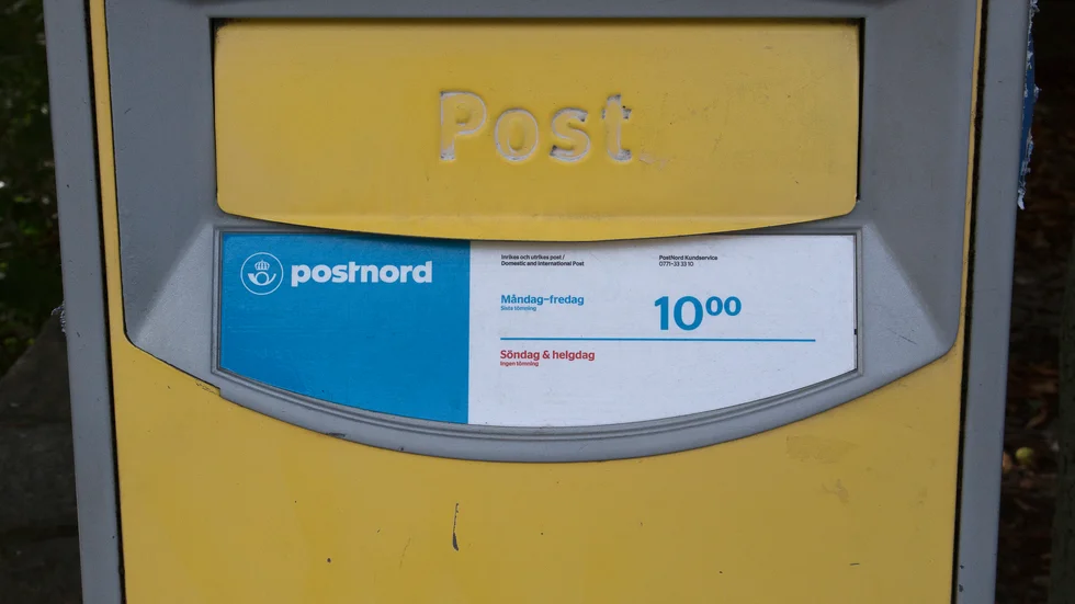 Postnords ena gula brevlåda i Äs har stulits.