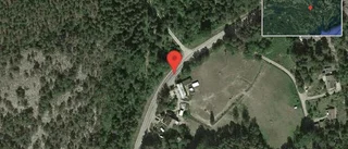 Olycka på väg 223 - helt stopp i ett körfält