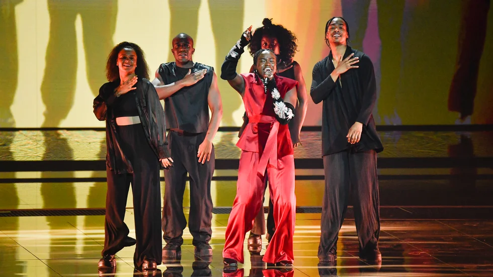 Tusse Chiza under sitt första genrep i Eurovision Song Contest.