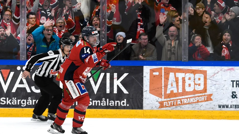 Från och med nästa onsdag kan Erik Gustafsson och övriga spelare i Västerviks IK få spela framför rejält med åskådare i Plivit Arena igen.