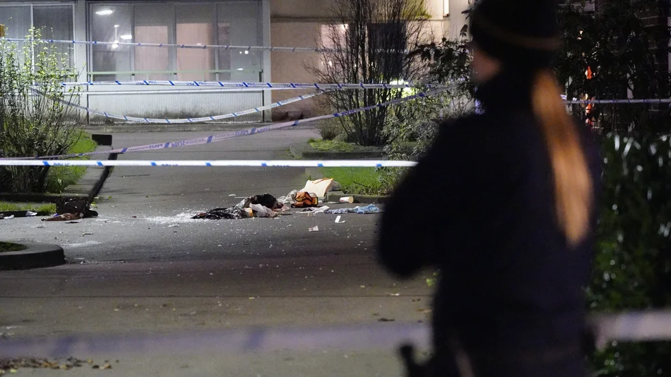 Ögonvittnen kunde snabbt larma ambulans och mannen, som träffades av 18 skott, kunde snabbt få vård. Nu åtalas en 19-årig man för mordförsöket på Hyacintgatan i Malmö förra året. Arkivbild.