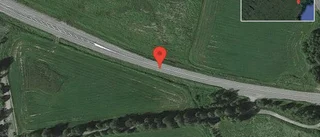 Singelolycka på väg 373 - helt stopp i ett körfält