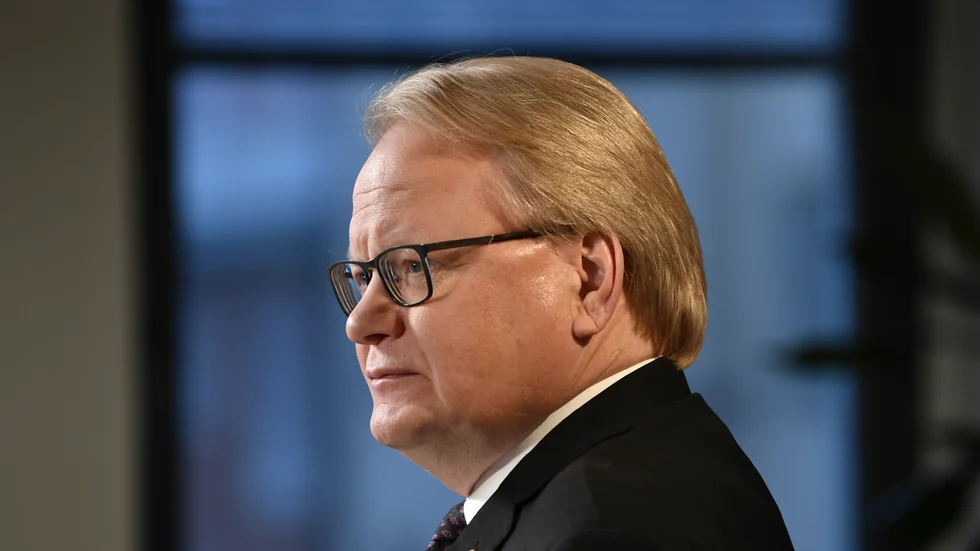 Försvarsminister Hultqvist (S) säger att han ställt tydliga krav på Danmark att släppa all information om möjligt spionage mot Sverige. Arkivbild.