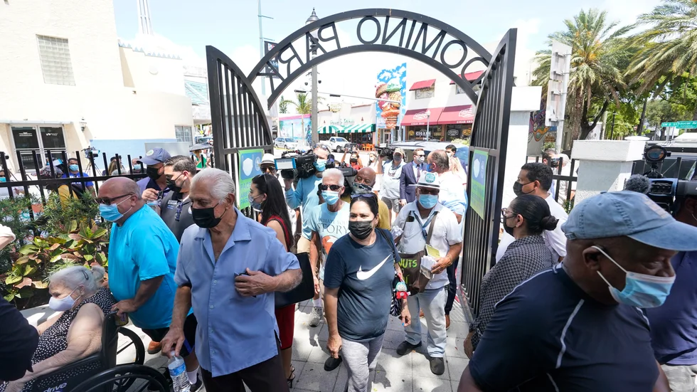 Maximo Gomez-parken i Miami har nyligen öppnat efter att ha varit stängd på grund av virusrestriktioner. Floridas guvernör Ron de Santis har fattat beslut om att slopa i princip alla virusrestriktioner i delstaten.