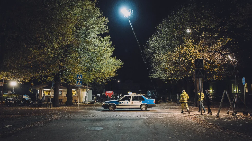 Crazy Pictures tar hjälp av strålkastare för att få till rätt ljus.