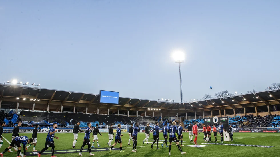 Siriussupportrarna bjöd på ett fint tifo inför matchen. 