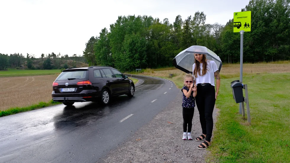 "Jag kommer aldrig att släppa Eleanore på den här vägen, det är som bäddat för att det ska bli en olycka", säger Linnea Sandström.