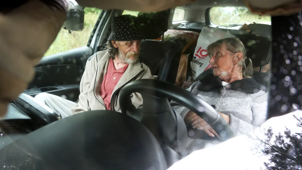 Inger och Lars-Åke Engström har tack vare GA:s läsare fått tak över huvudet i en månad framåt.