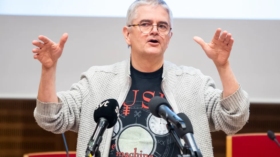 "Nu är vi så less på alla restriktioner så nu måste vi få fira jul som folk", säger Anders Nystedt. 