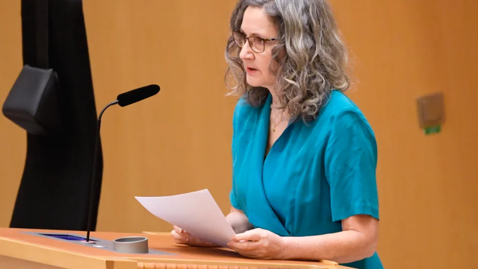 Ilona Szatmari Waldau och Vänsterpartiet delar reservation med Sverigedemokraterna om att övriga partier har vikit ner sig om EU-avgiften och EU:s stora coronastödfond. Arkivbild.