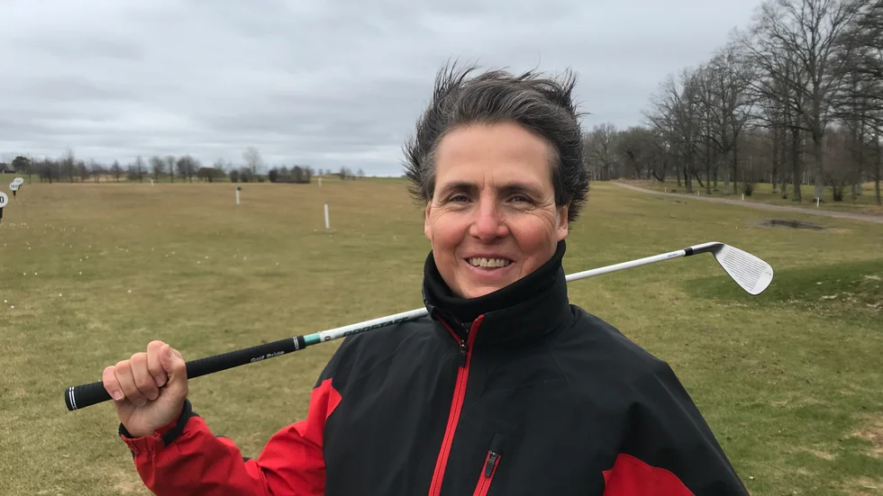 Eva Palmér-Axell var på landslagsnivå som simmare. Nu hjälper hon golfare att bli bättre, framför allt brinner hon för bredden och ungdomarna. Möt Vadstenatjejen i veckans Sportsnack. "Trevlig stämning", säger hon om vad som utmärker Vadstena golfklubb.