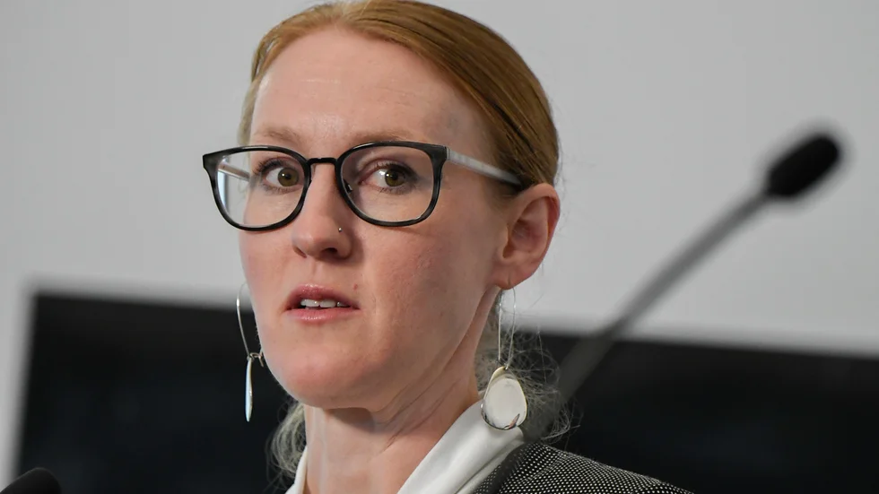 Emma Spak, chef för hälso- och sjukvårdssektionen på SKR, vädjar till människor att vaccinera sig där de är skrivna. Arkivbild.