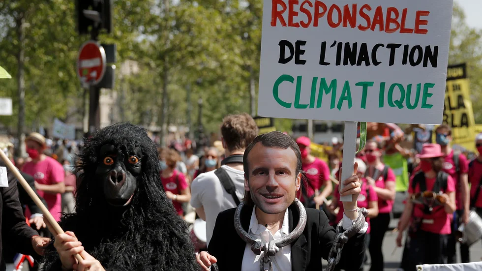 Deltagare under en klimatdemonstration i Paris i maj.