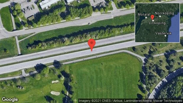 Två personbilar i trafikolycka