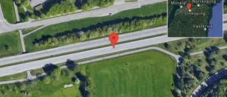 Två personbilar i trafikolycka