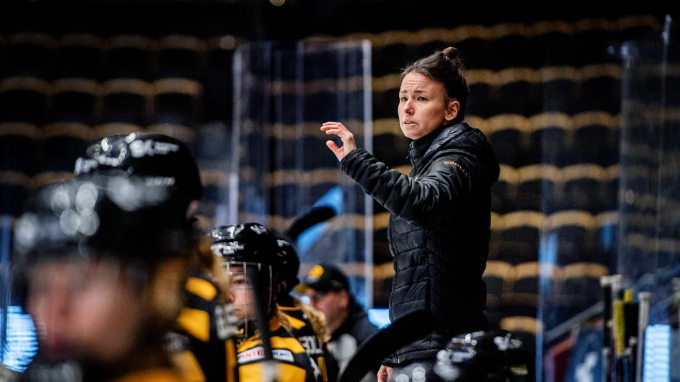 "Efter en del funderande kändes det till slut som ett självklart val", säger Kajsa Östlund, som går in i en heltidstjänst hos Skellefteå AIK från och med augusti.